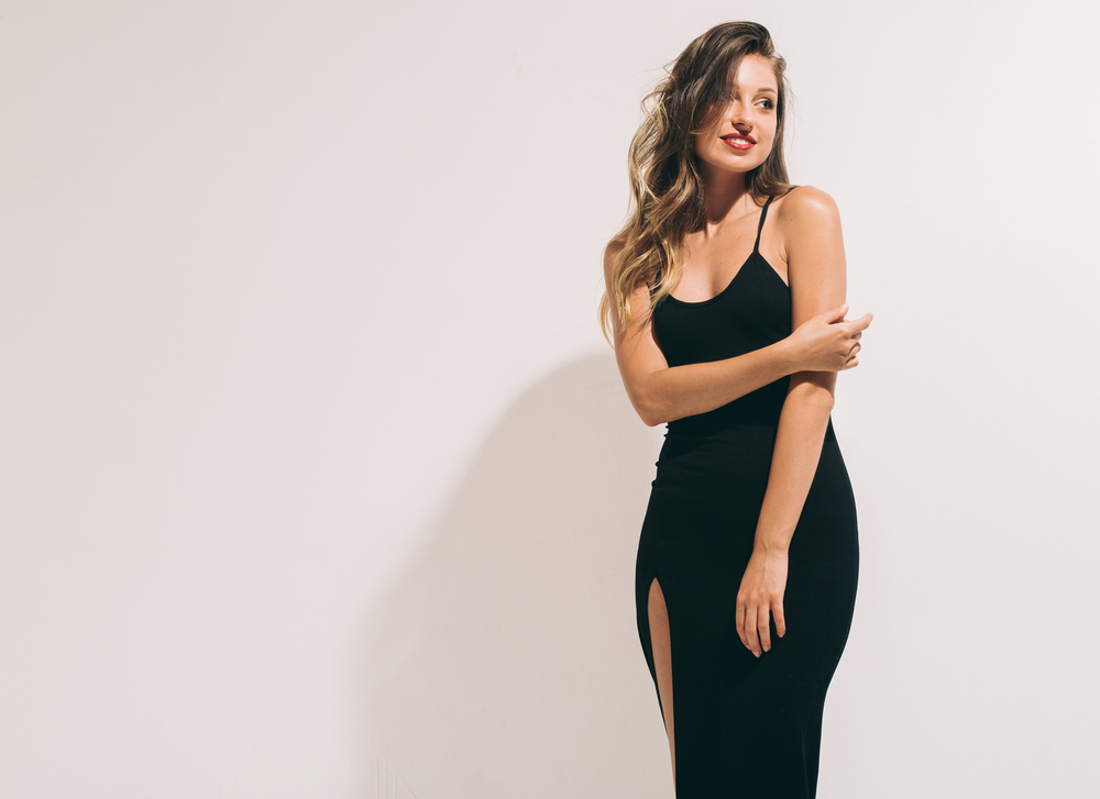 fashion,woman,portrait,sexy,in,black,dress,hot,summer,near