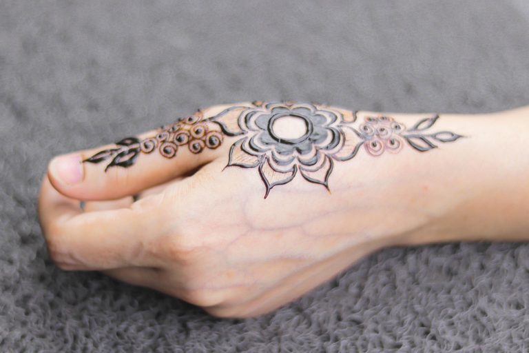 tatuaje pe deget semnificatie